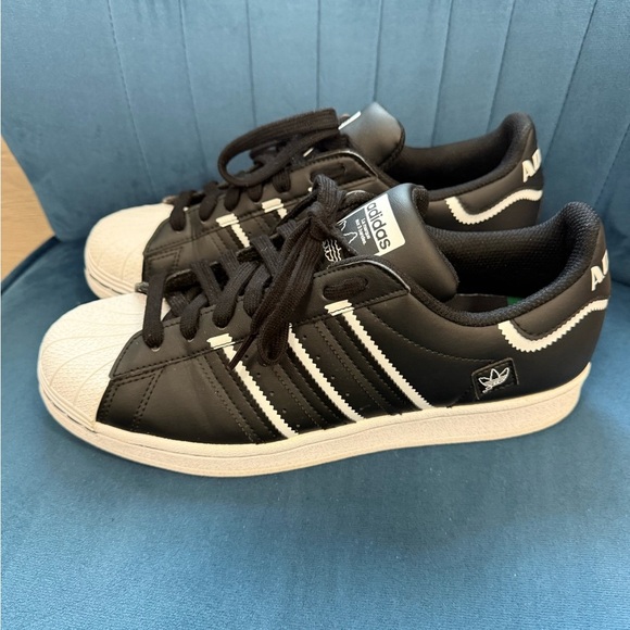 Adidas Superstar GX5257 Black White Blue Bird Men’s 8.5 - Picture 3 of 6